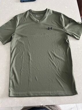 Under Armour Olive Green V-Neck Short Sleeve Performance Tee